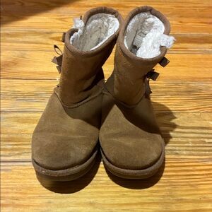 Koolaburra by Uggs Victoria Short Boot Size 3 Girls